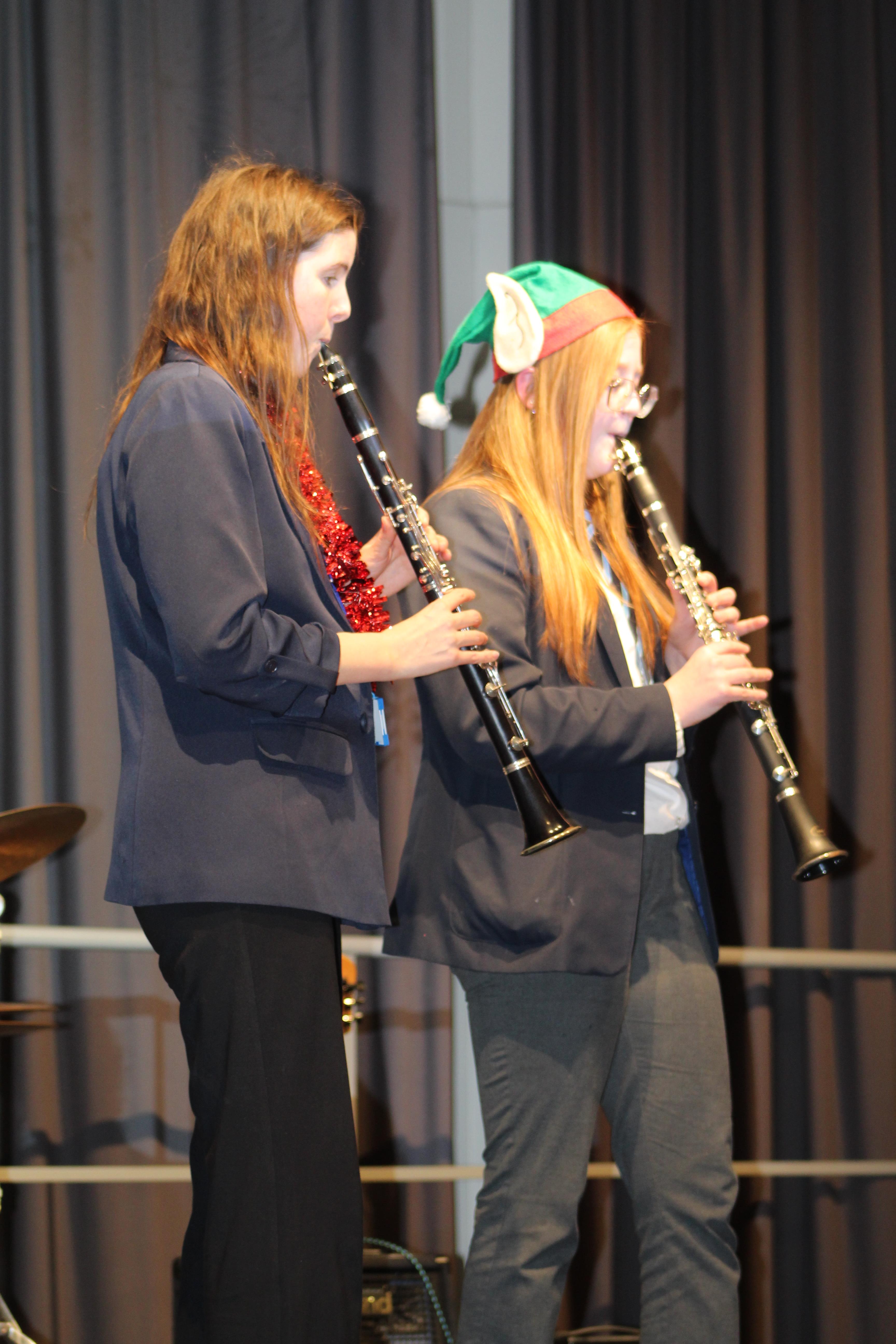 Nova students ring in the Christmas spirit